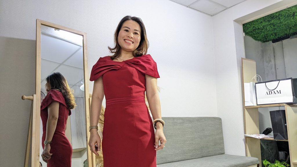 Chị Hương là khách hàng thân thiết tại Xuân Lộc Fashion.